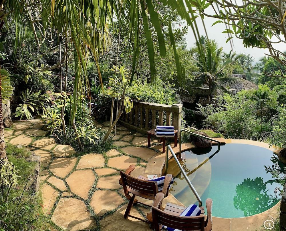 Taj Green Cove Resort And Spa Ковалам Экстерьер фото