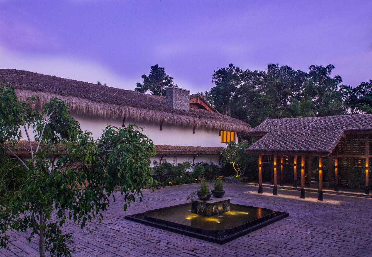 Taj Green Cove Resort And Spa Ковалам Экстерьер фото