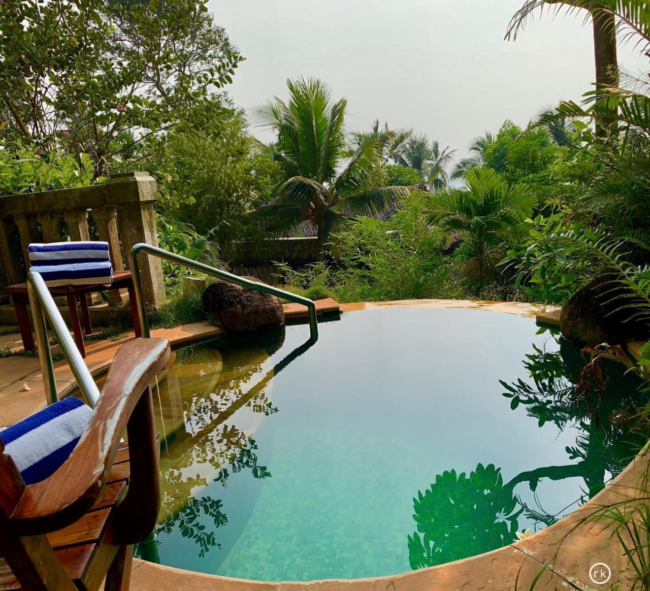 Taj Green Cove Resort And Spa Ковалам Экстерьер фото